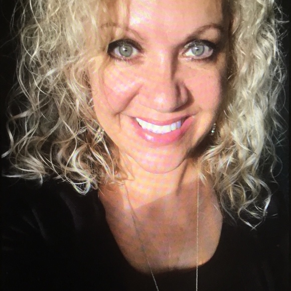 Meet your Posher, Donna - Picture 1 of 1